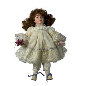 Dynasty Anna Collection Porcelain Doll #D-190 "ANNA" vintage pre-owned